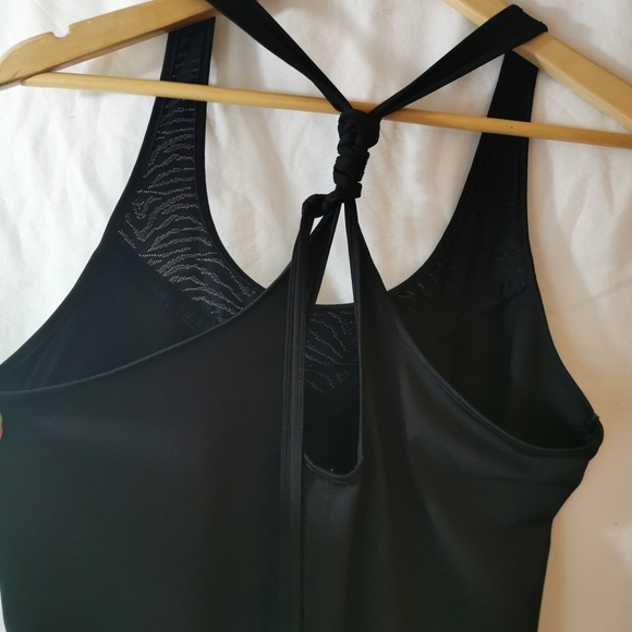 workout top, medium - Picture 5 of 8